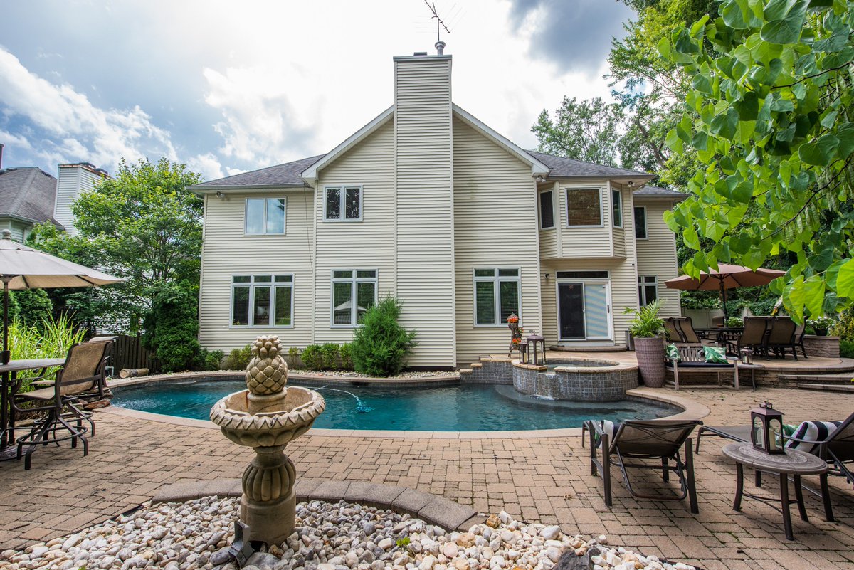 MichelleRemaxNJ's tweet photo. Magnificent estate in Springfield with too many features to list here. Go to https://t.co/yh45Fr6mnC for a full description and pics. #REMAX #REMAXDIAMOND #MICHELLERIZZO #RIZZOTEAM #REMAXHUSTLE #SPRINGFIELD #NJHOMESFORSALE #NJREALESTATE #HOUSEHUNTING #REALESTATE #FORSALE https://t.co/PGWBwgBFMr