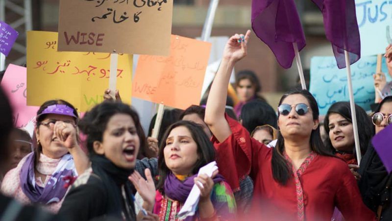 TrustWomen's tweet photo. On #InternationalWomensDay, women in Pakistan came out to march for myriad causes, including reproductive rights, inclusion of transgender individuals and women with disabilities, and the rights of minority women. https://t.co/P1OqoM8O0J #AuratMarch #AuratMarch2019 #humaurtein https://t.co/K3aNNKXdQp