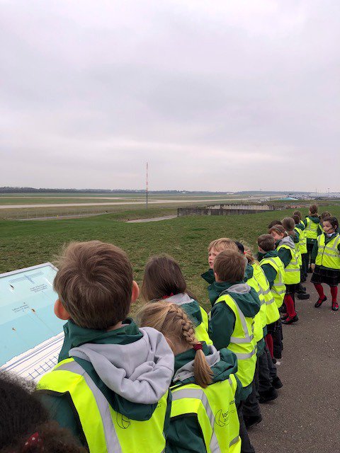 Fairstead_House's tweet photo. Years 1&2 had a wonderful time visiting @STN_Airport today! The children watched the aeroplanes take off & land, then met firefighters & airport rangers who explained to the children the very important jobs they do at the airport. #pilotsofthefuture #outsidetheclassroom https://t.co/EXizsQjUyV