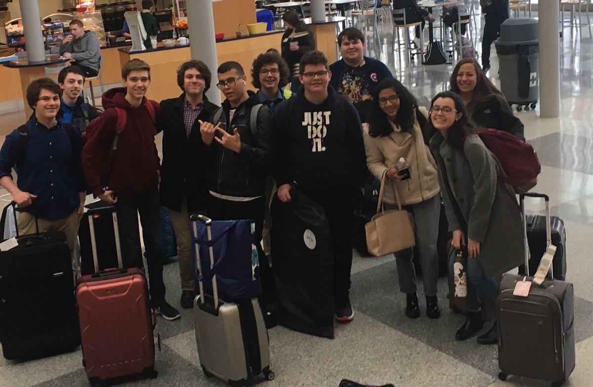 allisontoomey's tweet photo. And we are off to #EagleMUNC 2019! #ModelUN 🇨🇦🇦🇺🏳️‍🌈🏴‍☠️🇨🇮🇬🇷🇬🇧 https://t.co/y5V0pe0dTV
