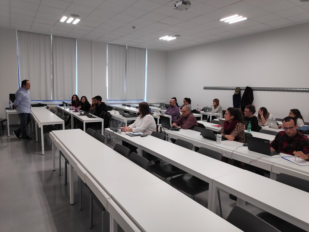 lin3s's tweet photo. Comienza una nueva edición del curso Exact Match en la universidad de @deusto de Bilbao. Todos en sus puestos para aprender sobre marketing digital y exprimir al máximo las campañas en #GoogleAds.
#LIN3S #Formación #SEM #Digital https://t.co/H9pPNOIfvg