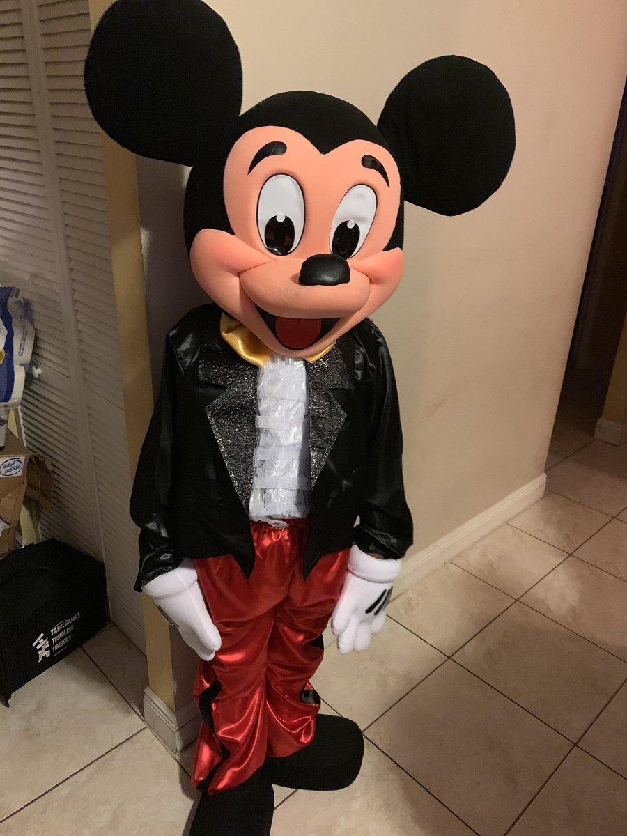 DellParty's tweet photo. Mr. mouse is available to make your next event a hit. Call @dellspartyrental 786-444-1145. We cover Dade and Broward County. #partycharacters #partycharactersforkids https://t.co/jFwcPiza6k
