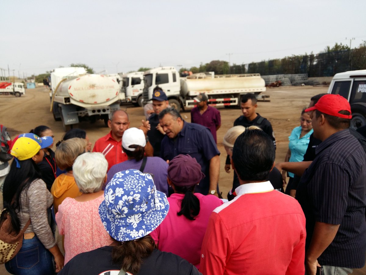 Con la alianza de <a href="/MancomunidadEMZ/">MancomunidadZulia</a> Barrio nuevo Barrio Tricolor siempre a la orden de la comunidad, Prestando el servicio de Agua Potable A través de Camiones Cisternas, Sectores Atendidos Cacique Urquia, El Silencio, C1 del Municipio San Francisco y Maracaibo, Estado Zulia