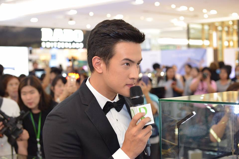AnThekop's tweet photo. 😍💕 กรี๊ดดดด !! เจมส์ มาร์ ตัวจริงคือหล่อมากเวอร์จ้า !! ออร่าคือพุ่งแรงมากกกกกแอดเห็นแล้วละลายยยย ดูรูปก็ฟินได้จ้าาาา จะหล่อน่ารักขนาดไหน ไปดูกัน #WatchFair 📸👌
ศูนย์การค้าแฟชั่นไอส์แลนด์รามอินทรา cr. Fb RobinsonFashion Island #เจมส์มาร์ #jamesma https://t.co/Py0j0O0dNY