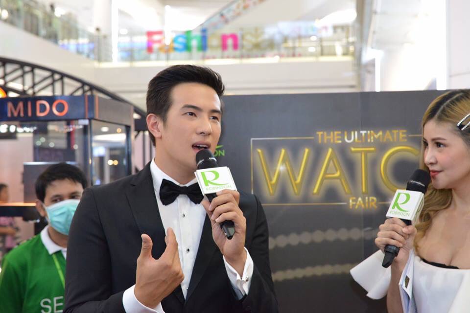 AnThekop's tweet photo. 😍💕 กรี๊ดดดด !! เจมส์ มาร์ ตัวจริงคือหล่อมากเวอร์จ้า !! ออร่าคือพุ่งแรงมากกกกกแอดเห็นแล้วละลายยยย ดูรูปก็ฟินได้จ้าาาา จะหล่อน่ารักขนาดไหน ไปดูกัน #WatchFair 📸👌
ศูนย์การค้าแฟชั่นไอส์แลนด์รามอินทรา cr. Fb RobinsonFashion Island #เจมส์มาร์ #jamesma https://t.co/Py0j0O0dNY