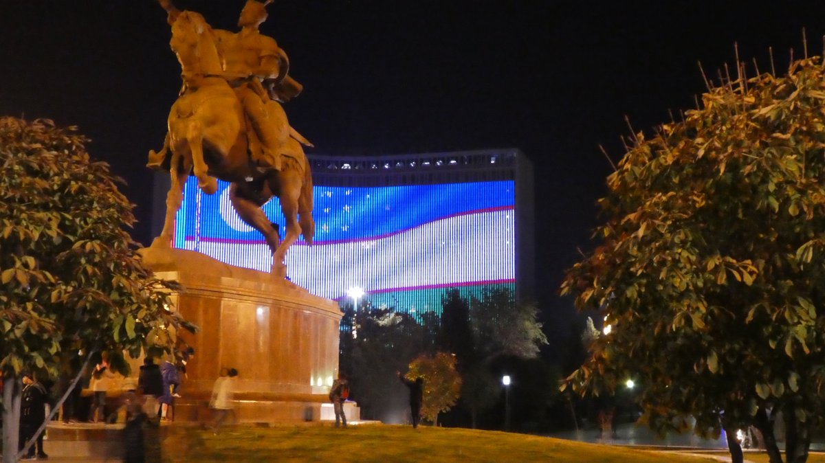 darren1man1bike's tweet photo. Checkpoint 3 R&amp;R. #RaceAcrossTheWorld #hoteluzbekistan #Tashkent #amirtimursquare #Uzbekistan https://t.co/aLeLbY6KT1