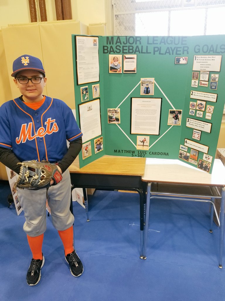 DianeP81's tweet photo. @You_Found_Nimmo today my 10 yo had "Career Day"  he picked none other than  #MrSmiles on his new jersey &amp; the great @SNYtv analysts as his Career GOALS. Thanks for being great role models!! @Mets @gappleSNY @FigSNY @RonDarlingJr @keithhernandez https://t.co/ZkLC1m59VC