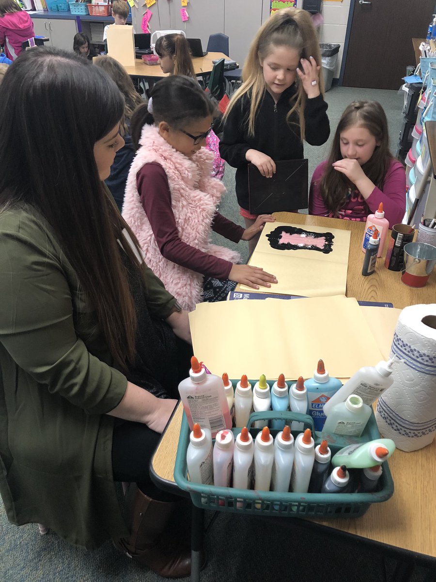 MflippoMary's tweet photo. Creating some amazing abstract art to inspire our poetry writing process next week! 😊 #CannanMVPs https://t.co/Q3wLhIMewV