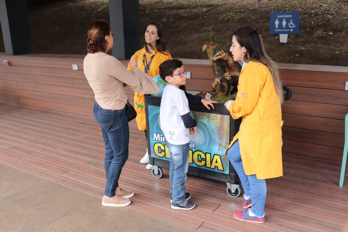 MuseuPUCRS's tweet photo. E já é outono! Venha descobrir tudo sobre essa estação aqui na @PUCRS ! Estaremos novamente na #RuaDaCultura às 15:30. #MCTnaRuaDaCultura https://t.co/jkL5RVf0yB
