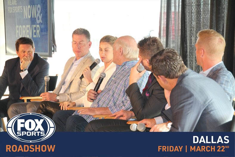 The_ChrisMyers's tweet photo. Fox Sports sales road show continued in Dallas.. hosted with ⁦@TroyAikman⁩ &amp; Terry Bradshaw joining the group as well as ⁦@mikethemiz⁩ ! https://t.co/Kslhjf7arM