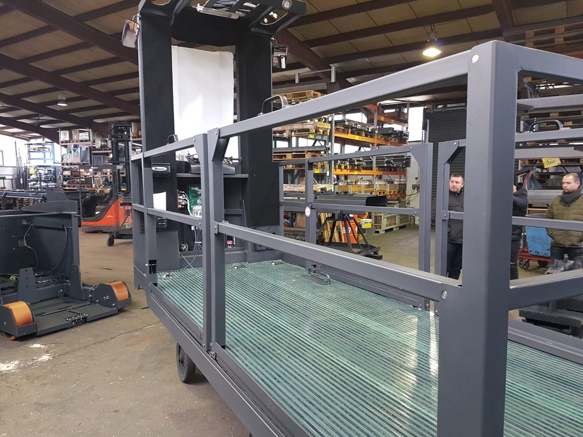 DavconM's tweet photo. Good to get a sneaky peak of @EZLivingFurn warehouse development in Cork yesterday and your new Magaziner EK15 order pickers as they progress through the Magaziner production facility in Germany #sneakypeak #nothingbeatsamagaziner #thenarrowaisleguys https://t.co/pjq4jp4L2b