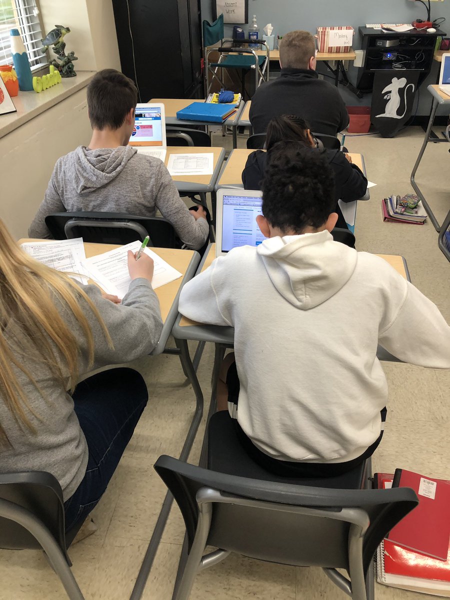 sw_facs's tweet image. FCS students are analyzing their learning check and determining their level of mastery for their learning target. After determining their mastery level they will complete the specific assignment for that level. #SWay #analyzingdata