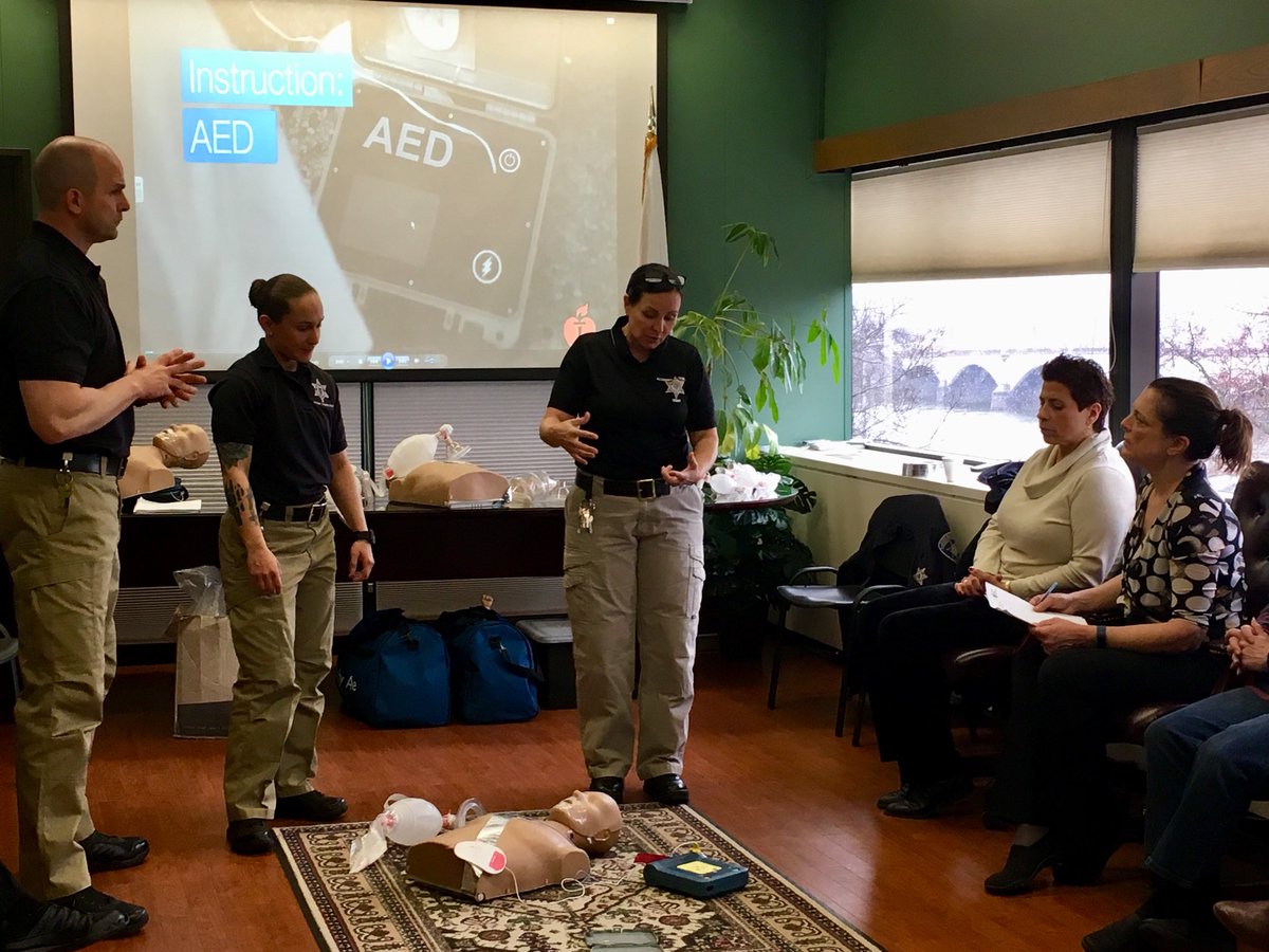 RRizzuto413's tweet photo. The Hampden County Sheriff’s Department conducting CPR training at the Hampden Register of Deeds in #SpringfieldMa https://t.co/YwTanrCMBt