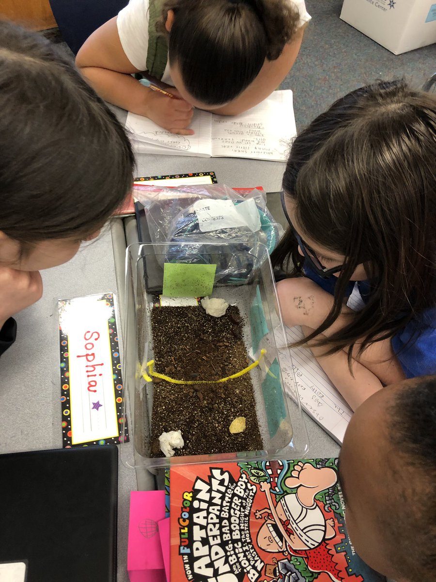 MrsDonardo's tweet photo. Observing our Roly Poly habitats #eefamily https://t.co/h6OMVnIxWd