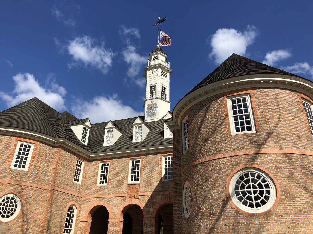 MrsZukPNB's tweet photo. Beautiful blue skies and learning about the colonial government to start our Williamsburg field trip! @PThiessen_LCPS https://t.co/K92EhVBA8L