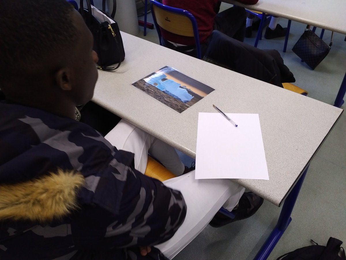 CdiGBraque's tweet photo. A l'occasion de la #SPME2019 les élèves de #1STMG et de #PrepaBTS du #LPOGeorgesBraque @0950666h ont bénéficié d'un atelier "Vrai-Faux - Déceler l'information" proposé par la direction de la jeunesse de la mairie @VilleArgenteuil @uniscite @LaSpme #EMI #Info #Intox https://t.co/FgdjBU4kp9