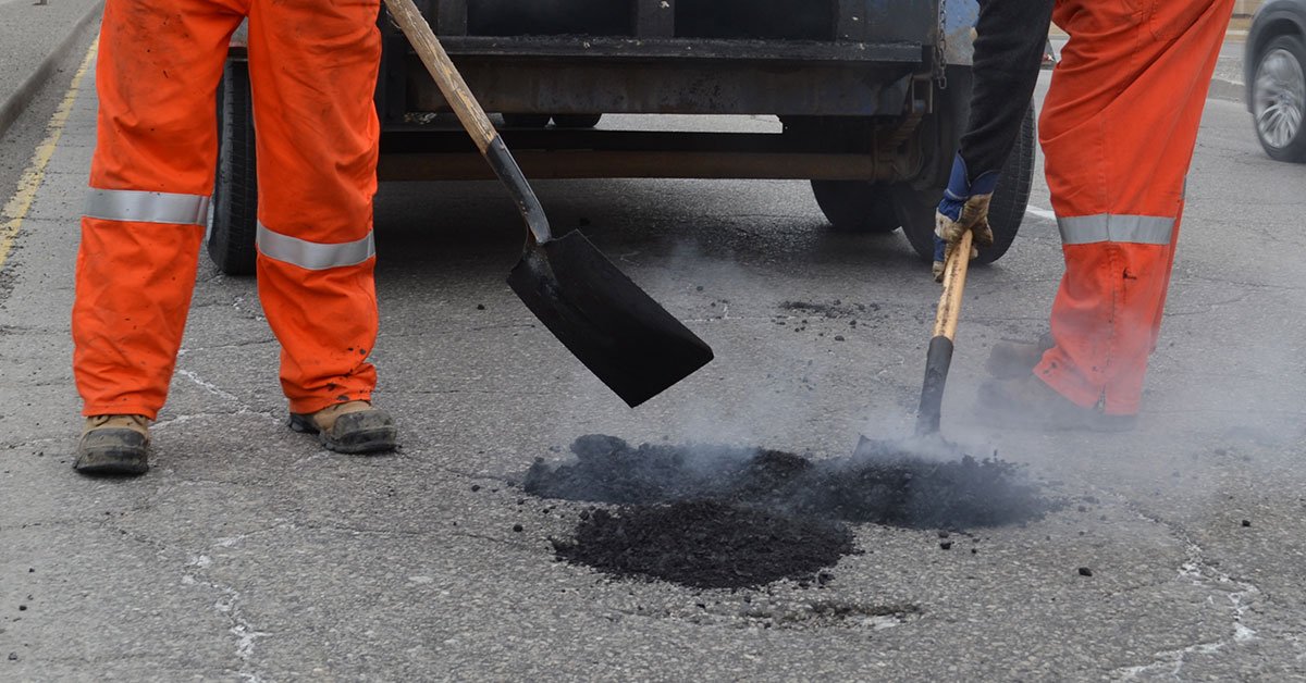YorkRegionGovt's tweet photo. York Region road crews are hitting the pavement - literally! Part of filling potholes is using a tamper tool to pack-in asphalt &amp; level it out for smooth travel. These past 2 weeks crews have filled over 3,000 potholes. And, they're just getting started. https://t.co/wc5vVDLnwo https://t.co/lydDdudOAm