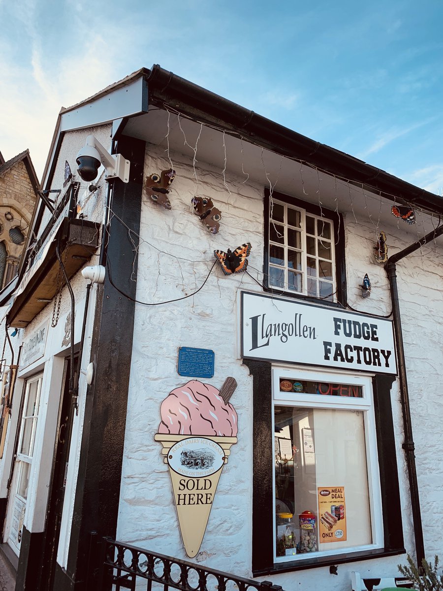 SRSecurityWrex's tweet image. Complete...!  Full Security Overhaul on local gift shop in Llangollen, Wrexham. 29 Camera Hikvision IP CCTV system carried out over 3 shops in Llangollen, includes CCTV🕹 Pyronix Alarm 🚨 Fire Detection 🔥 #PTZ #360degreecamera  @HIKVISIONUK Hikvision UK &amp;amp; Ireland @Pyronix