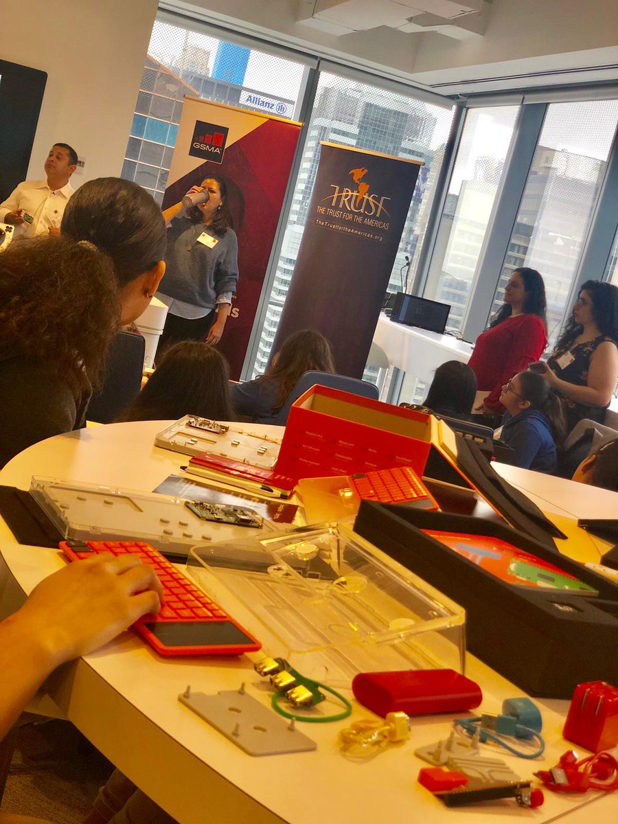 Trust4Americas's tweet photo. 🇺🇸 Today in New York, we participate in @GSMA #Tech4Girls Women and girls will perform tech-based activities such as building computers and interactive games. María Liliana Mor, Director of Programs for @Trust4Americas will be inspiring the assistants in the activities. https://t.co/XYywx63pz8
