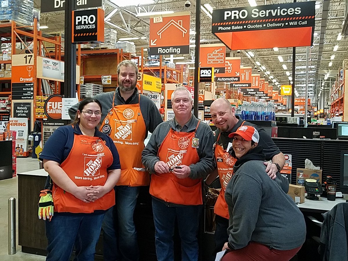Celebrating Mark for being a 2018 Pro Champion. Thank you Mark for taking care of our Pro's. <a href="/cjgabridge/">Chris Gabridge</a> <a href="/2702_hd/">2702HD</a> @SWHR33 @XKerrigan