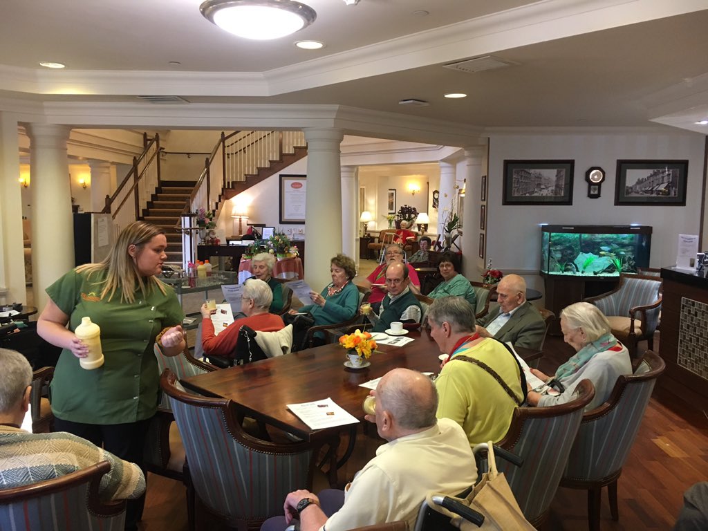 Ted_Rich14's tweet photo. All residents and guests thoroughly enjoyed a tasty but nutritious workshop with chocolate cake and smoothies galore! #TasteofSunrise #SunriseofEdgbaston @SunriseSrUK  we all learned a little more about the importance of a healthy balanced diet. https://t.co/lPEmg9r1XB
