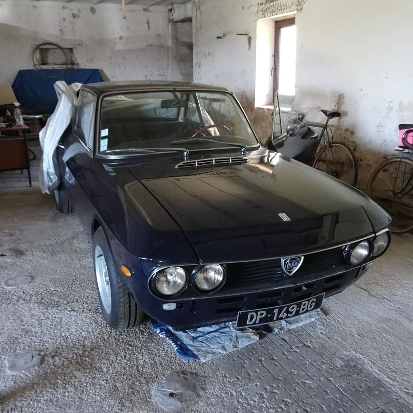 XaV_04's tweet photo. Ça fait du bien de ressortir cette voiture 😁😘
#lanciafulvia #lacdevouglans #Happiness @juratourisme @savelancia @lanciaauto https://t.co/x01riqvpxQ