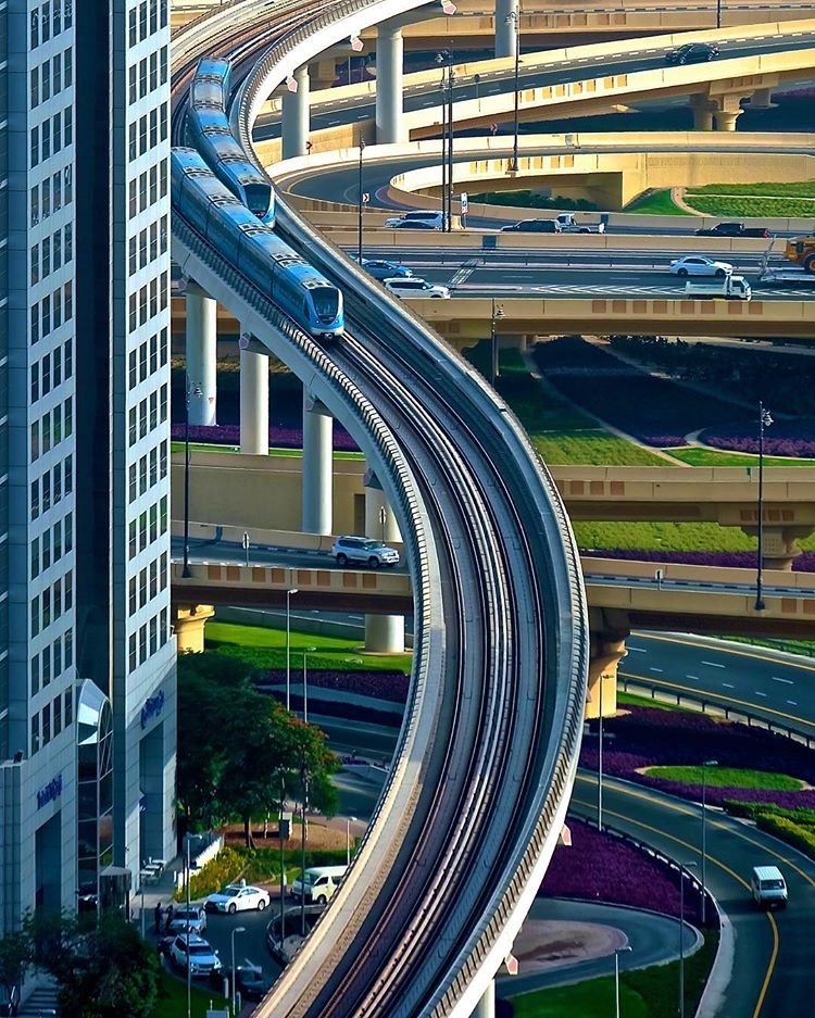 rta_dubai's tweet photo. No matter the destination, #DubaiMetro is always ready to transport you. Thank you, @docgelo for this fabulous shot of the metro. https://t.co/PFOuqxfv28