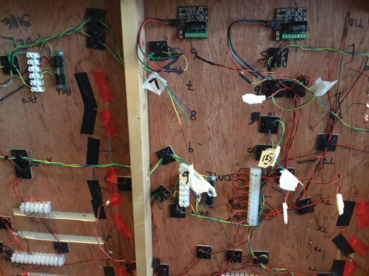 CicelyTmd's tweet photo. 22/03/19 Depot board 1 (now2) West Side
Fitting the new DCC decoder modules , thanks to Tina at @ScaleModelScene for a fast delivery. GMC-PM60
@Gaugemaster #DCCconcepts #Ihateelectrics https://t.co/ny5JHnSmrL