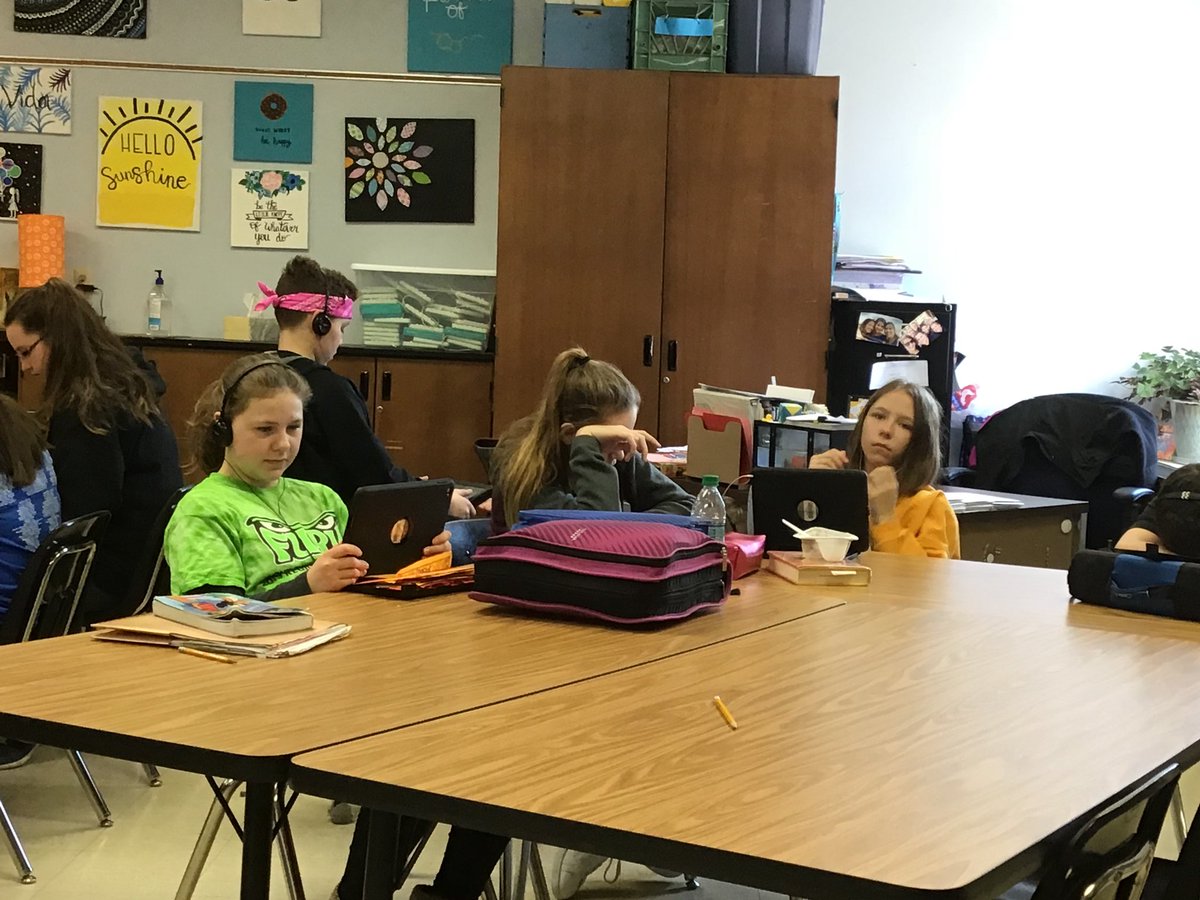 harbortt's tweet image. Finding informational presentations through YouTube Channels! What! “We are watching YouTube today??” #teachingtech #MiltonInnovation @MMS_RedHawks #springbreakfever