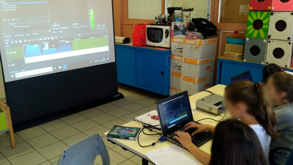 CPC_NUM_HG13's tweet photo. Un groupe de CM2 de l'école de Villeneuve de Rivière, circonscription de St Gaudens (31), en plein montage de leur #BookTrailer dans le cadre du concours #BooksEnScène proposé par @canope_31, en partenariat avec @cinematheqtlse  et la librairie Tire-Lire. L'échéance approche ! https://t.co/JGFtso6767