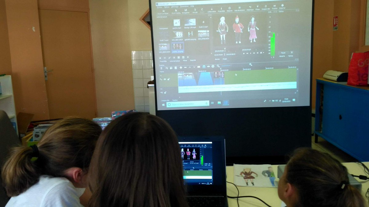 CPC_NUM_HG13's tweet photo. Un groupe de CM2 de l'école de Villeneuve de Rivière, circonscription de St Gaudens (31), en plein montage de leur #BookTrailer dans le cadre du concours #BooksEnScène proposé par @canope_31, en partenariat avec @cinematheqtlse  et la librairie Tire-Lire. L'échéance approche ! https://t.co/JGFtso6767