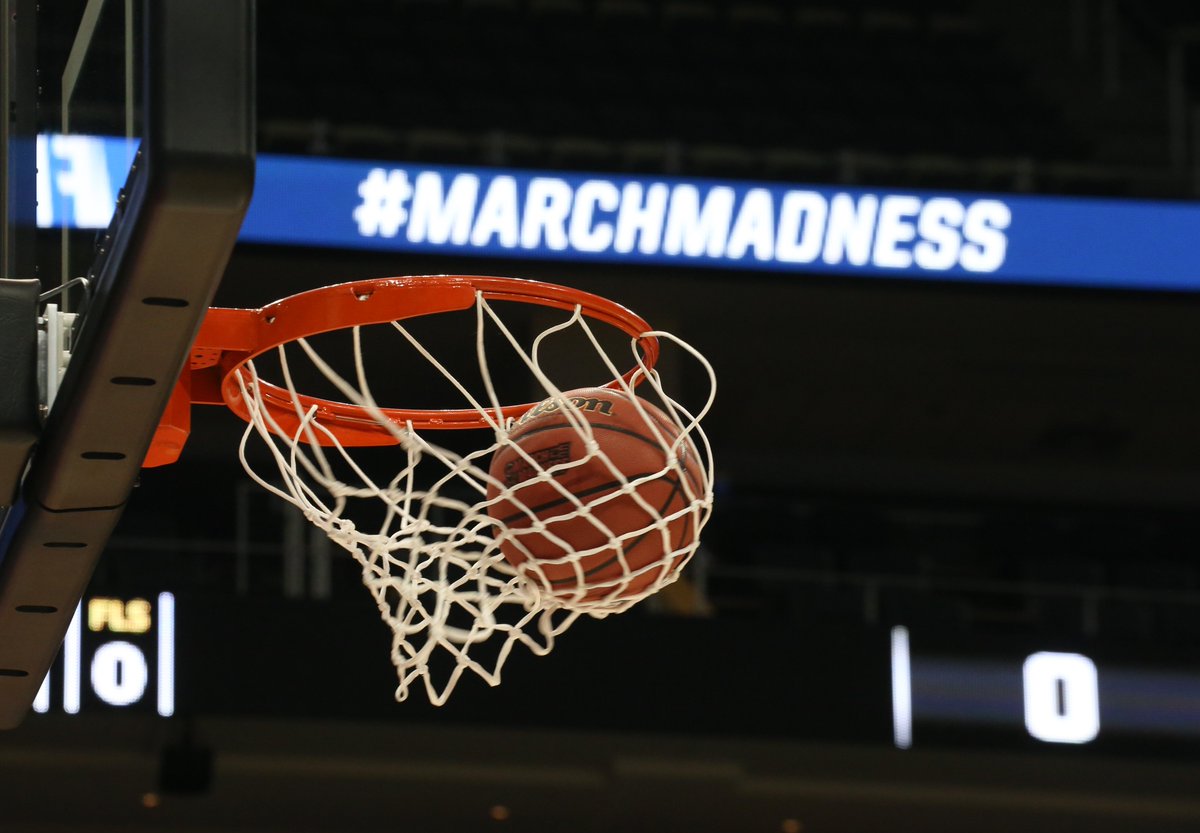 PaulisLounge's tweet photo. We are opening early, at 11:00AM, today for the tournament! Come watch the games at Pauli's! 🏀🍻 https://t.co/SUiBSkBozw