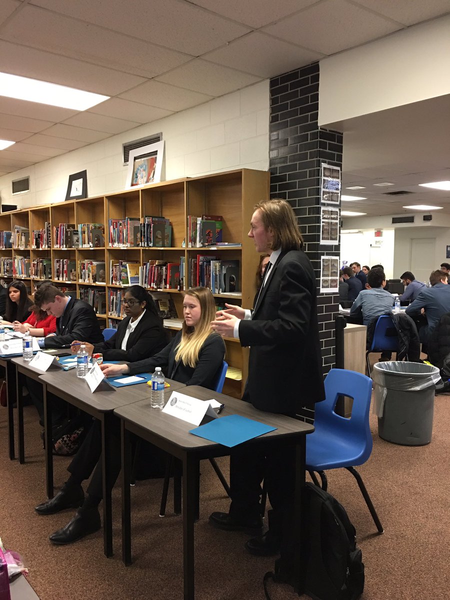 hellomskao's tweet photo. Calls to action in World War III committee @DMCI_MUN @LCIMUN #dmcimun #modelun @lakeshoreci https://t.co/4wbKXSxxRt