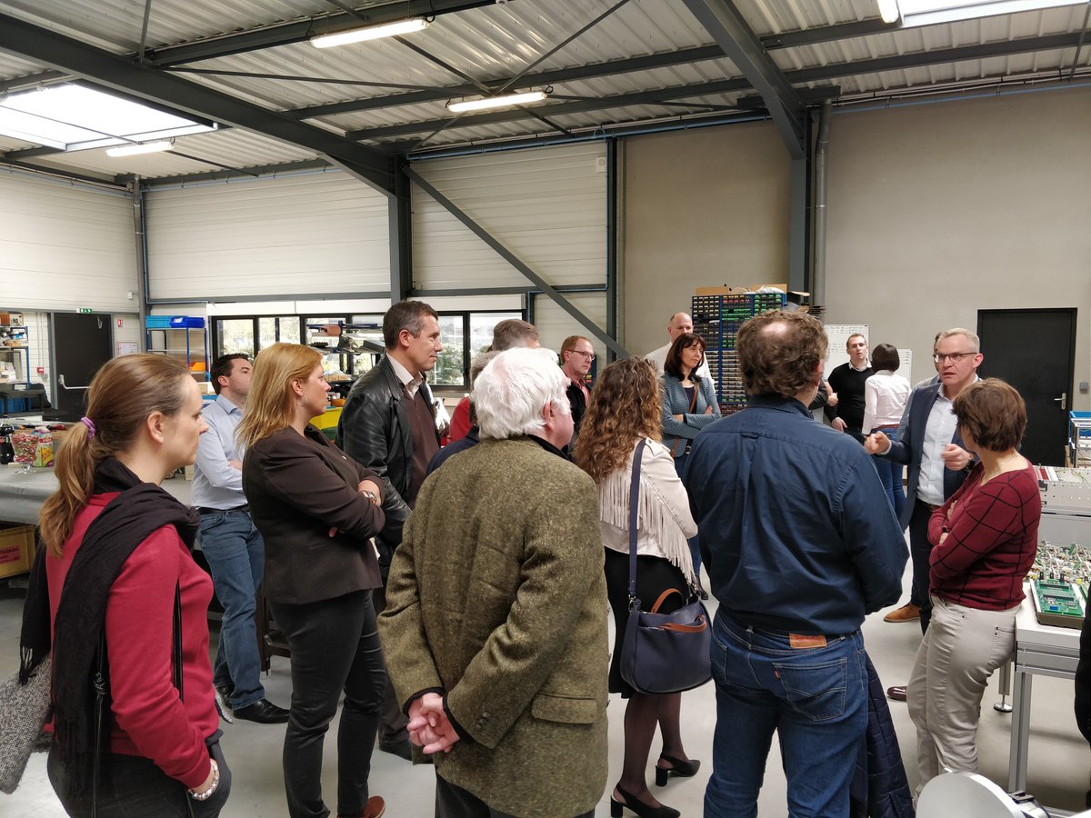 TEST_DBA's tweet photo. Dans le cadre de la semaine de l'industrie, nous avons accueilli des étudiants, des chefs d'entreprises et élus locaux, pour une visite de notre entreprise. Merci à eux pour leur attention et leur bonne humeur ! @Agglo_RT78  
#SemaineIndustrie #BancDeTest #industriedufutur https://t.co/sjzCYsmHJv