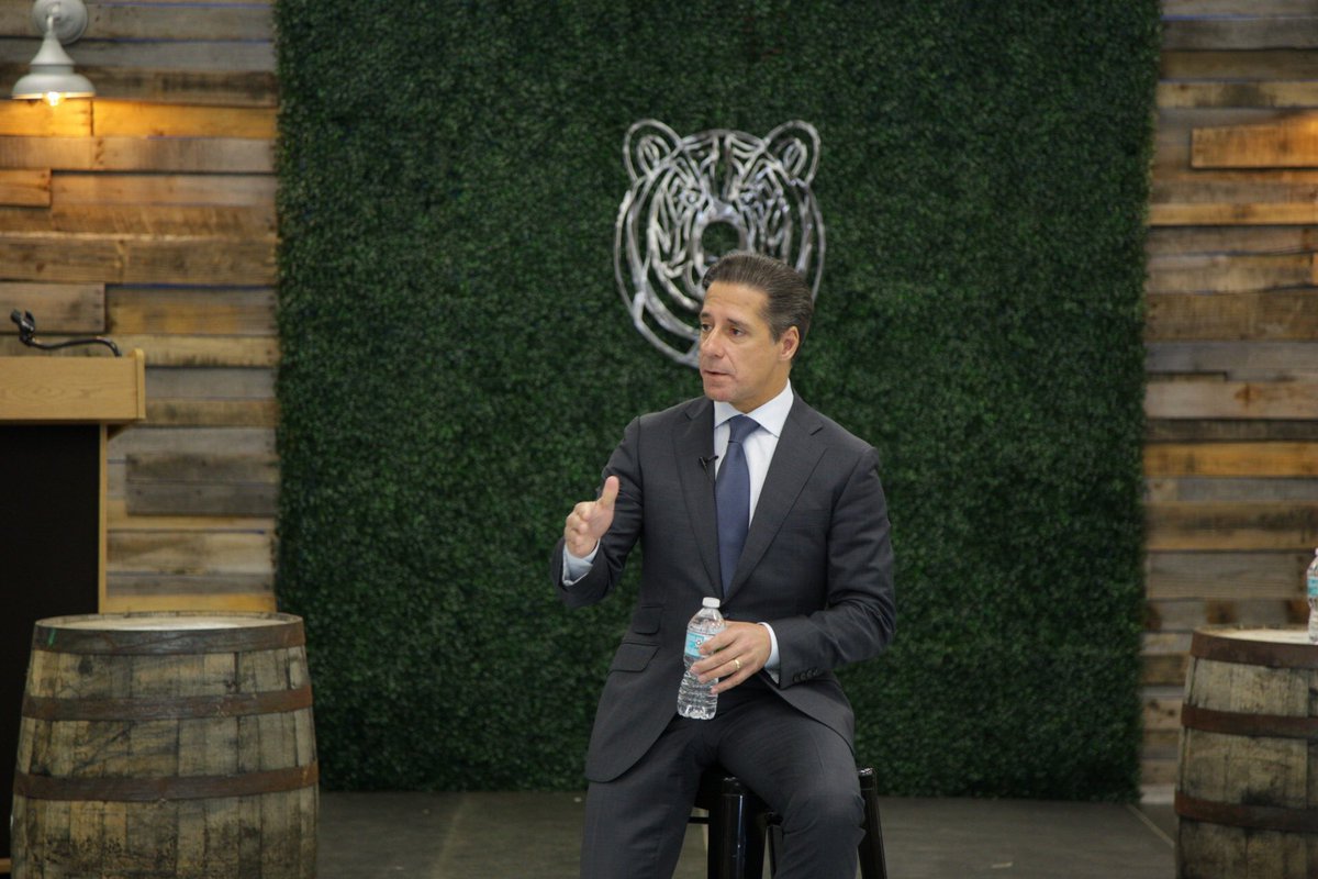LAUSDSup's tweet photo. I asked student leaders @MDCPS, what 2031 will look like? How will you change the world? Their responses give me hope. I cannot wait to witness the things that they will do to make our world a better place. #SupRT19 https://t.co/I7RIqh8uyV