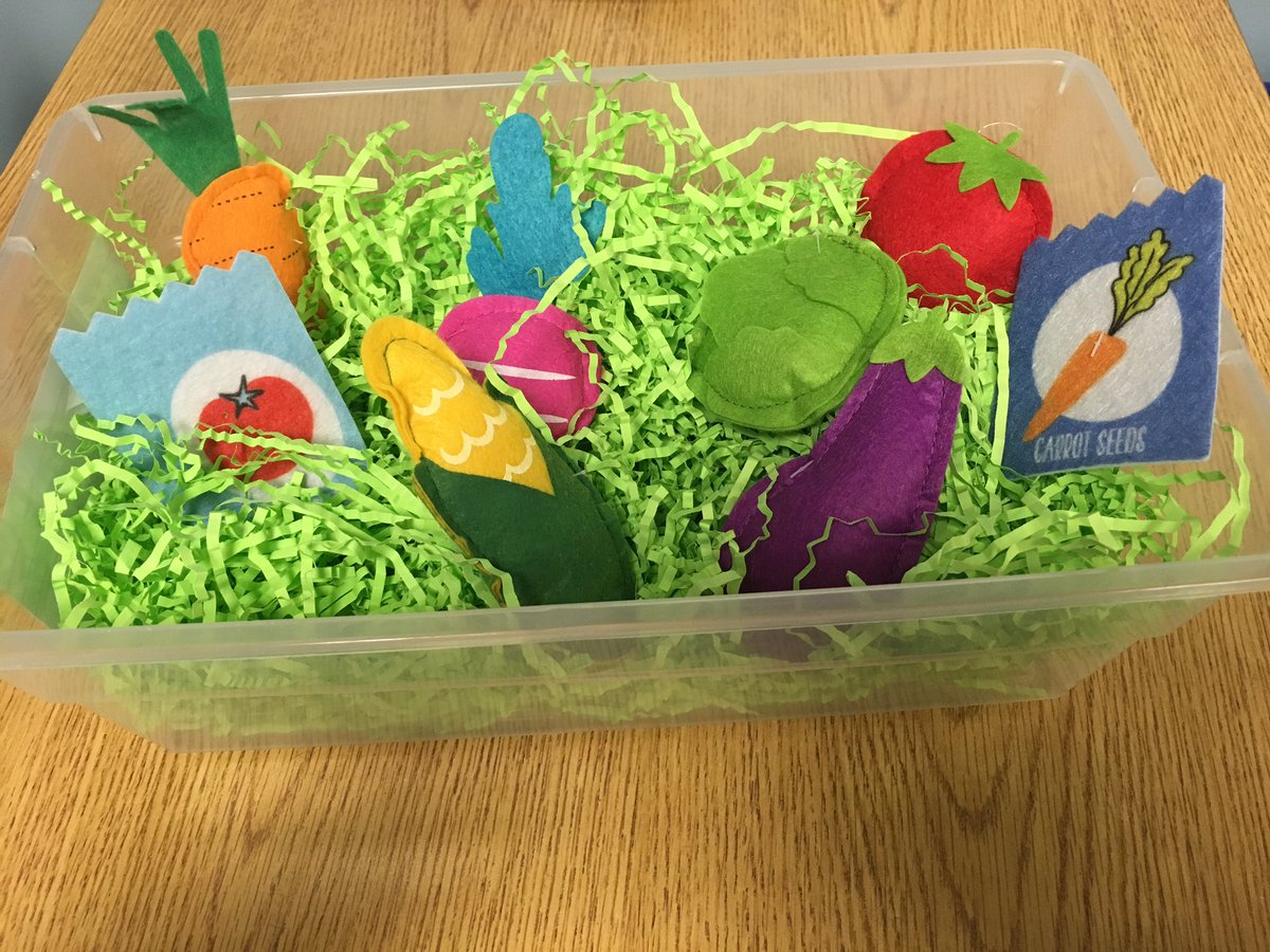 misspSLP's tweet photo. Spring is blooming in speech! This veggie garden sensory box helped us create declarative sentences and discuss attributes 🥬🍅🥕 https://t.co/ADE3R2GF0k