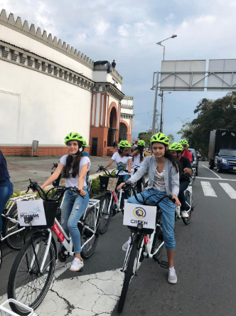 Corpocaldas's tweet photo. Los Jóvenes de Ambiente, nodos Villamaría y Arauca, participaron en el ciclopaseo liderado por VivoCuenca, Corpocaldas y la Secretaría de Medio Ambiente de la Alcaldía de Manizales,  para resaltar el papel de los jóvenes en el cuidado del agua. #EducaciónAmbiental https://t.co/56W7J0QD3l