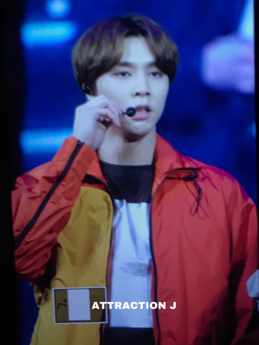 attraction_j's tweet photo. #쟈니 #영호 #JOHNNY #NCT127 190322 https://t.co/XQBdEFpPYO