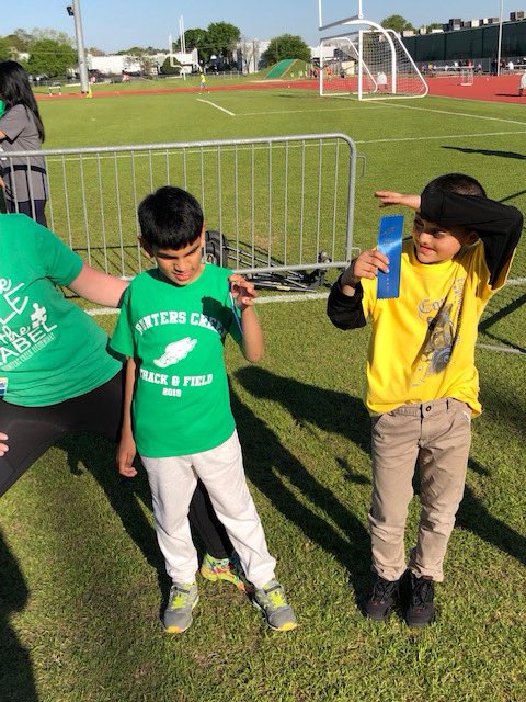 kayrobi's tweet photo. @sbisdspecolymp  fun at 5th grade track meet at Stratford https://t.co/mL3j8vMbKb