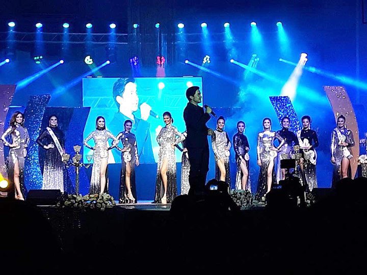 SimplyALDENofcl's tweet photo. @aldenrichards02 serenades the candidates for Miss Virginia Tobacco 2019 in Candon, Ilocos Sur
๐ธMarjoe Luquingan
#ALDENBackToWork https://t.co/1IjctlzQ3X