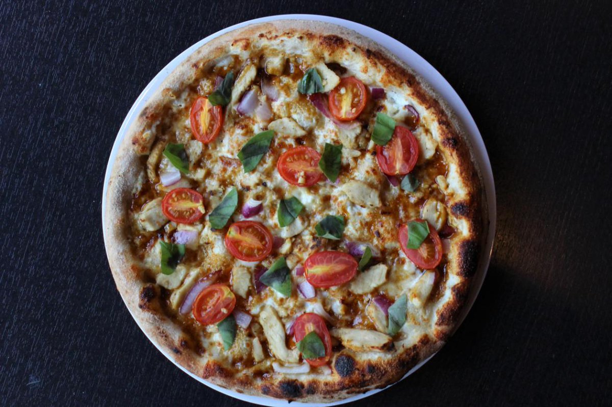 1000DegreePizza's tweet photo. What toppings were on the first pizza ever ordered online?

A. Four Cheese Pizza.
B. Sausage, Peppers, Onions.
C. Pineapple and Ham.
D. Pepperoni, Mushrooms, Extra Cheese.

Start your order now:  https://t.co/UyuwaCSHPz https://t.co/Qp3dcLYjfg