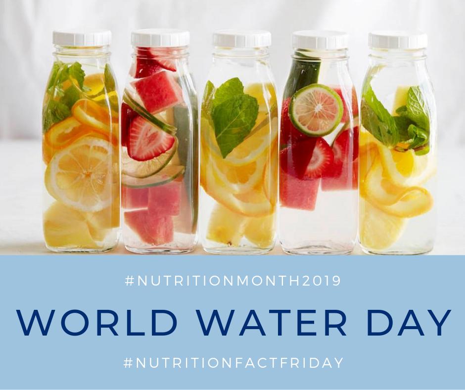 #NutritionFactsFriday Did you know that today is #WorldWaterDay? It's important to emphasize that Canada’s new food guide encourages water consumption in lieu of fruit juices and other sugary beverages. buff.ly/2NQs3AH #NutritionMonth2019