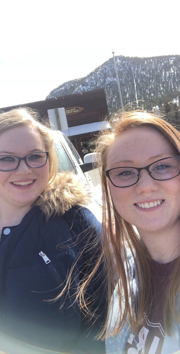 EBeth329's tweet photo. Had fun visiting the Rocky Mountains for spring break! @UNKBiol106 @UNKearney #106SpringBreak19 https://t.co/PqwqbTN6ay