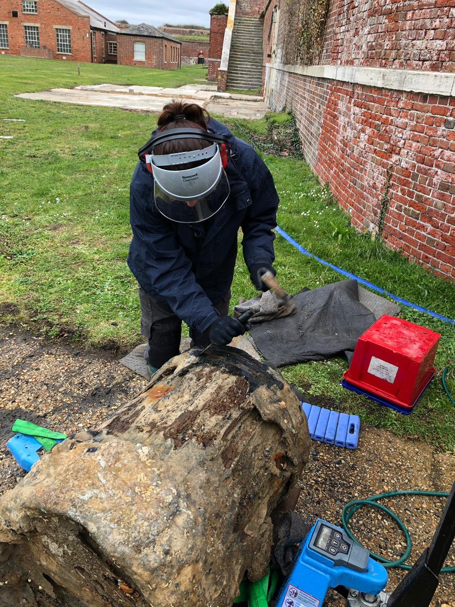rooswijk1740's tweet photo. This week Nicole started deconcreting &amp; investigating one of the larger @rooswijk1740 artefacts. We are surprised to have found withies around iron hoops. Anyone else seen this before? In time we hope to be able reveal the content of this cask

#FindsFriday #protectedwreck https://t.co/oNOW3MbPeg