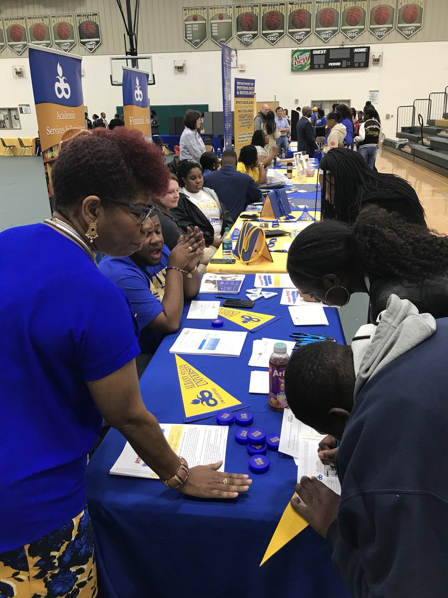 AlbanyStateUniv's tweet photo. 2019 Presidential Bus Tour, Stop 2: Over 40 students from Terrell County High School applied and got accepted to #AlbanyState today. Each student also received scholarships up to $1,000 from the ASU Foundation. https://t.co/x7TyuPv4iE