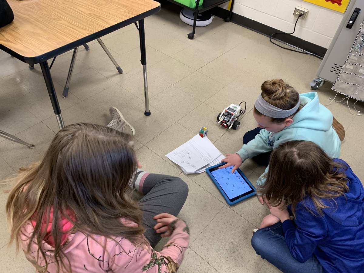 KMcCray85's tweet photo. Stage 5 of the #DesignThinkingProcess (testing) @EasternWCPS! Ss were able to have their @Mindstorms_EV3 🛑 at 🚦 &amp; avoid obstacles! #STEMasaProcess #wcpsmd #EngineeringMindset https://t.co/it3T2W7zba