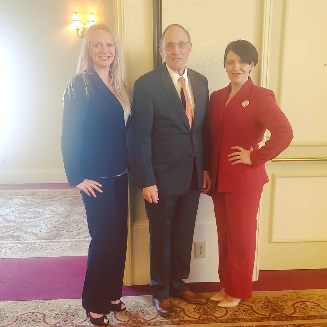 igctn's tweet photo. We met with @DrPhilRoe and other representatives at the TN legislative breakfast this morning. #easttennessee #pantsuits @AftynBehn @IndivisibleTeam https://t.co/PsR2Uk89aB