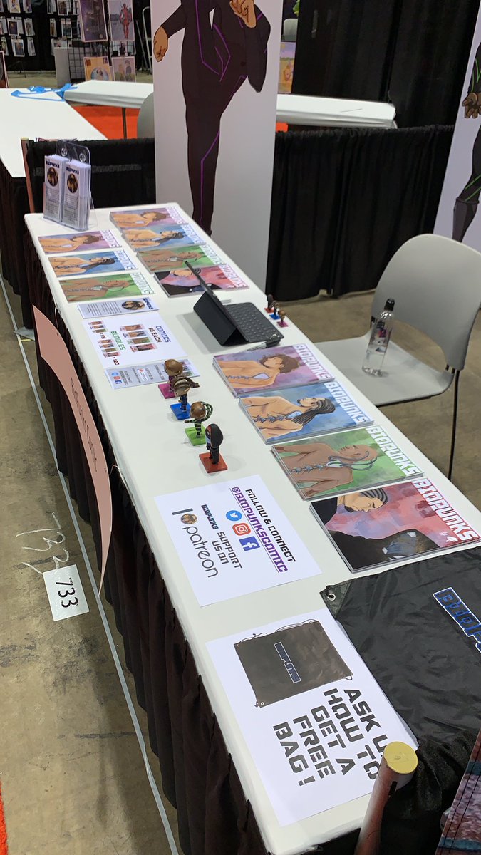 BioPunksComic's tweet photo. Day 1 of @c2e2 has arrived!!! All my indie comic lovers come stop by our booth #733 and share in my excitement for this experience! ππ½ππ½ππ½ #TeamBioPunks #C2E2 #Comics #indieComics https://t.co/u4VgKsUVh0