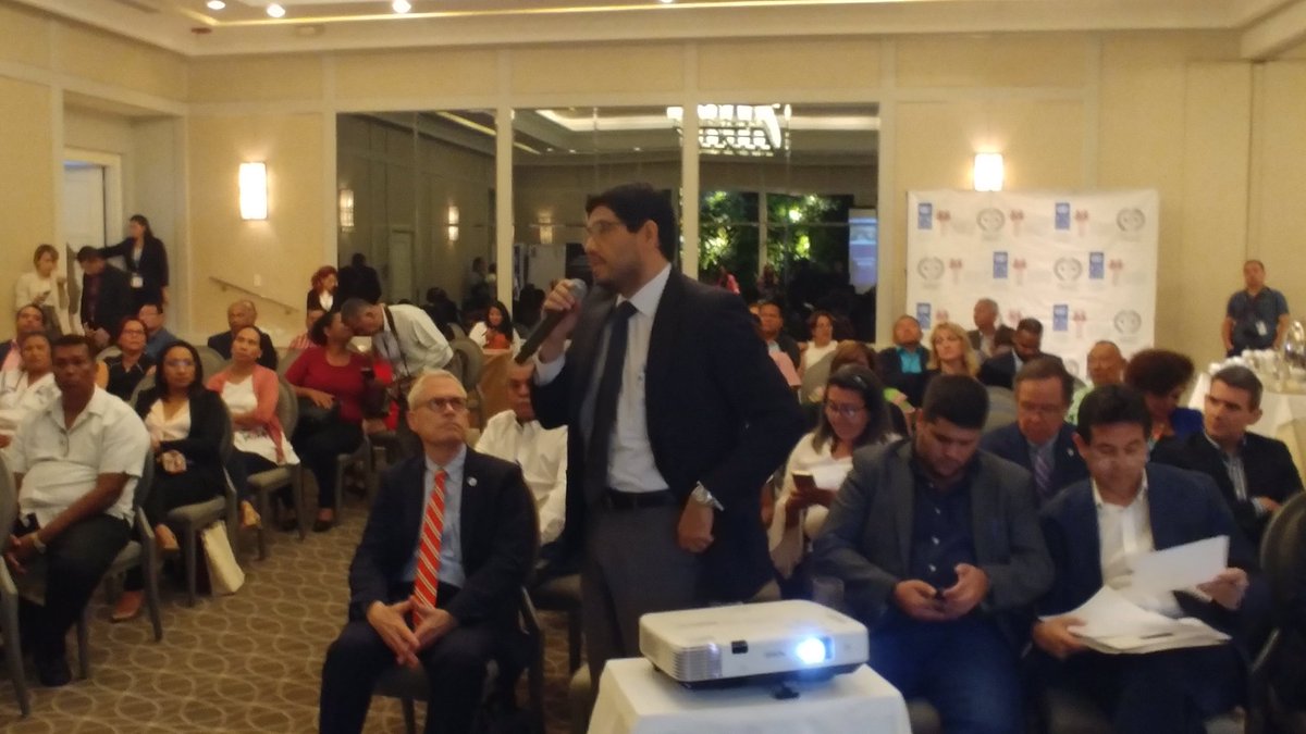 ramrodriguezv's tweet photo. ¿Como lograr estrategias que trasciendan administraciones? Involucrando a los ciudadanos a través de la #ParticipacionCiudadana @ColonAlcaldia @MunicipioDavid y @ALaChorrera se unen a la conversación en #EncuentroAlcaldes #HCMS2019 @IRI_es @PNUDPanama @AmupaPanama @minsegpanama https://t.co/vEuaBJeEj8