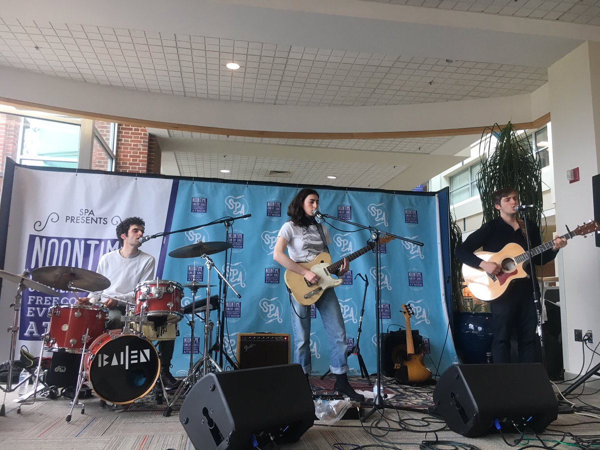 spanoontime's tweet photo. Bailen bringing tunes to Noontime 😍 https://t.co/nz5x9HiMCt